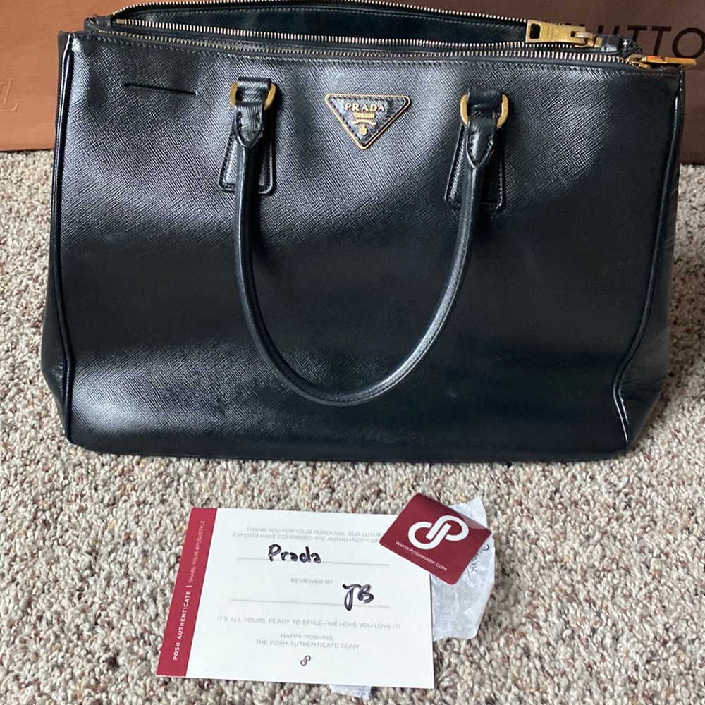 Authentic Prada Large Saffiano - image 1